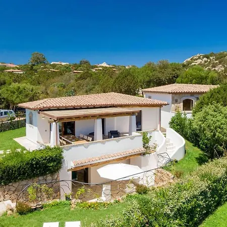 Seafront - 5min To Brandinchi I Exclusive Garden I Private Beach I Bbq I Wi-fi San Teodoro (Sardinia)