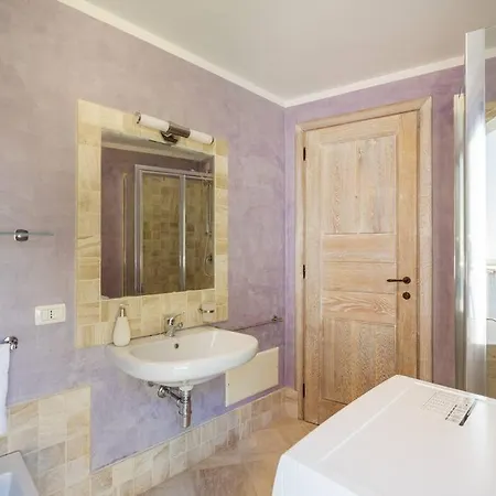 Seafront - 5min To Brandinchi I Exclusive Garden I Private Beach I Bbq I Wi-fi Villa *