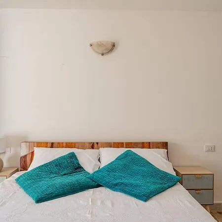 Seafront - 5min To Brandinchi I Exclusive Garden I Private Beach I Bbq I Wi-fi * San Teodoro (Sardinia)
