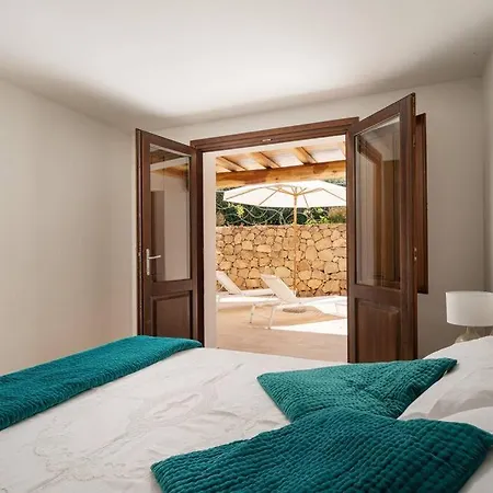Seafront - 5min To Brandinchi I Exclusive Garden I Private Beach I Bbq I Wi-fi San Teodoro (Sardinia)
