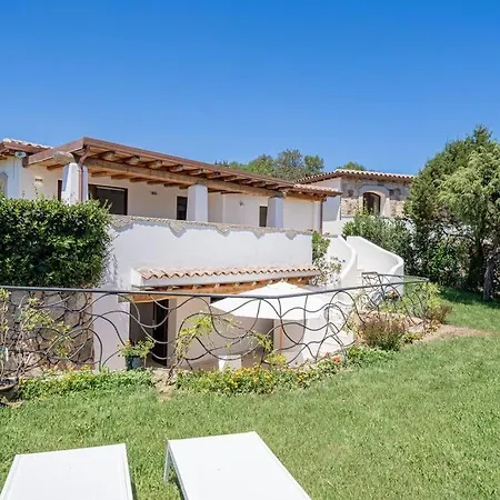 Seafront - 5min To Brandinchi I Exclusive Garden I Private Beach I Bbq I Wi-fi * San Teodoro (Sardinia)