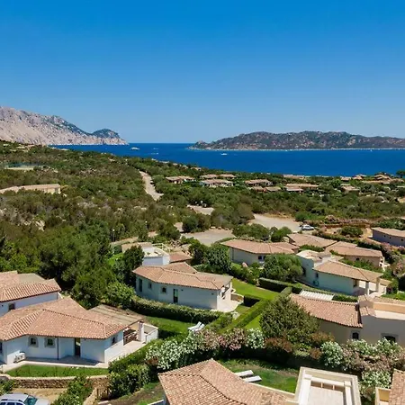 Villa Seafront - 5min To Brandinchi I Exclusive Garden I Private Beach I Bbq I Wi-fi