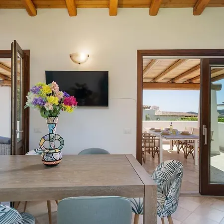Seafront - 5min To Brandinchi I Exclusive Garden I Private Beach I Bbq I Wi-fi Villa