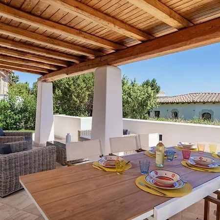 Villa Seafront - 5min To Brandinchi I Exclusive Garden I Private Beach I Bbq I Wi-fi *