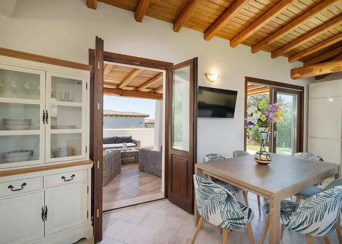 Seafront - 5min To Brandinchi I Exclusive Garden I Private I Bbq I Wi-fi Villa *