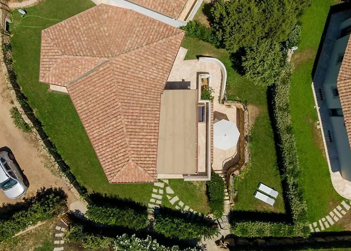 Seafront - 5min To Brandinchi I Exclusive Garden I Private I Bbq I Wi-fi