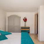 Seafront - 5min To Brandinchi I Exclusive Garden I Private I Bbq I Wi-fi