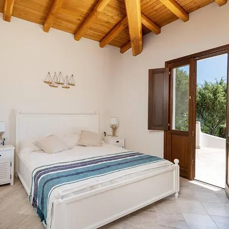 Seafront - 5min To Brandinchi I Exclusive Garden I Private I Bbq I Wi-fi