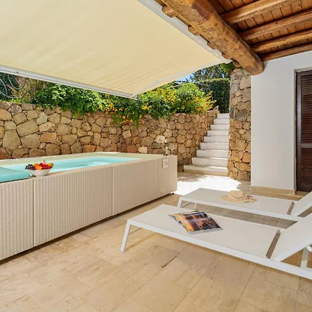 Seafront - 5min To Brandinchi I Exclusive Garden I Private I Bbq I Wi-fi *